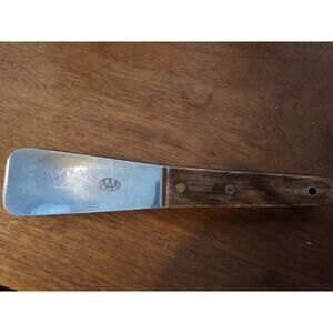 Vernco Stainless Steel 9-1/2" Ice Cream Scoop w/Rivet Wood Handle - Japan - AAA